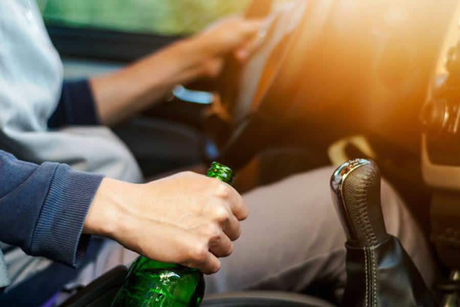 Militec mostra tecnologia para detectar motoristas bêbados dentro do carro - istockphoto