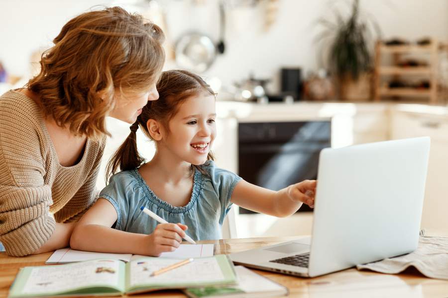 Pais e filhos precisam manter uma rotina para criar vínculos, explica pedagoga