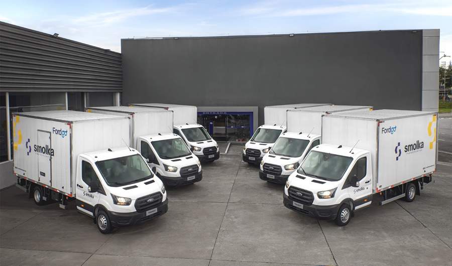 Ford Go Frotas fornece 10 Transit por assinatura para a Smolka Transportes