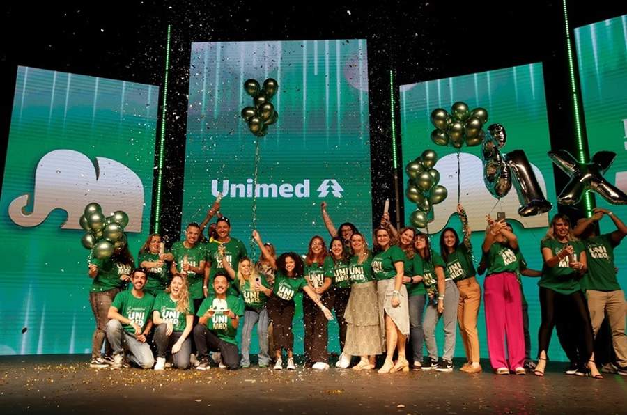 Equipe da Unimed do Brasil recebe prêmio durante cerimônia do Top of Mind