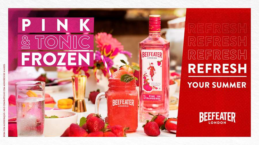 Pink &amp; Tonic: versão com o Beefeater Pink, que combina nove botânicos com morangos naturais