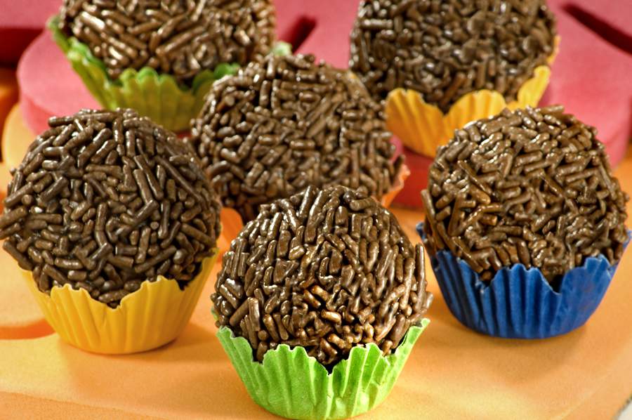 Brigadeiro com Biscoito - Marca Adria - Divulgação