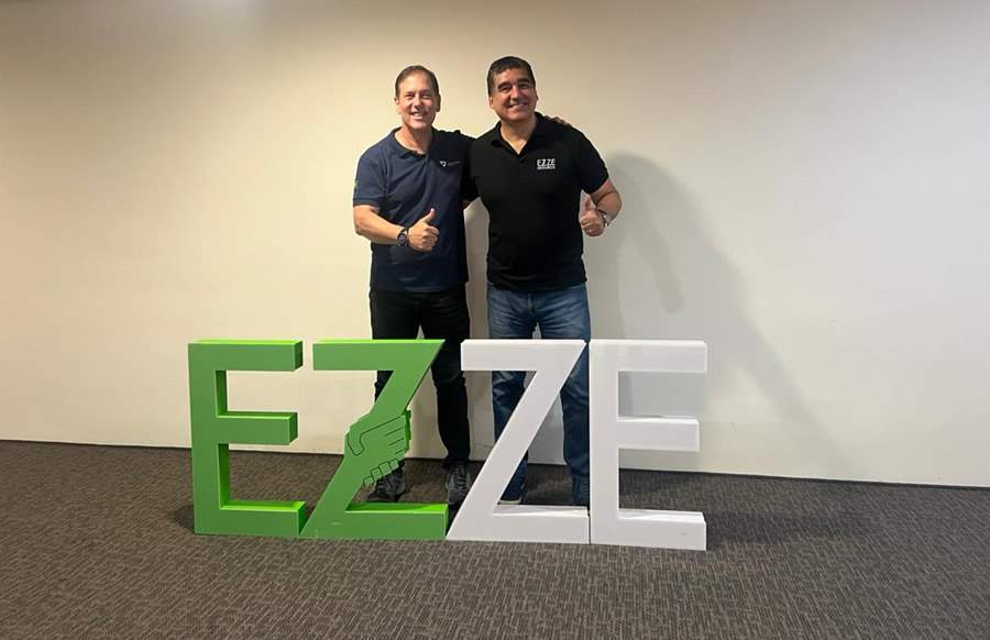 Foto: (E/D) Paulo Rogério dos Santos, CEO da SegPartners Brasil, e Richard Vinhosa, CEO da EZZE