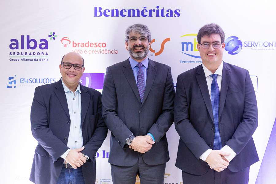 Ulisses Brito (diretor de Operações da E4 Soluções), Paulo Rebello (diretor-presidente da Agência Nacional de Saúde Suplementar/ANS), Antonio Daniel Mota (presidente do CSP Bahia) - Crédito: Divulgação CSP Bahia