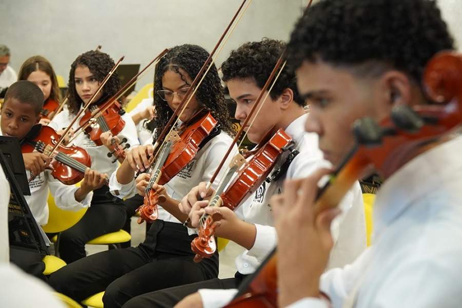 Projeto social amplia oportunidades para crianças e adolescentes de Pernambuco através da música