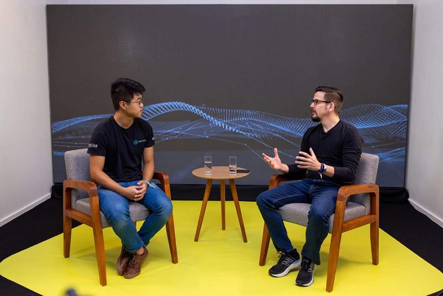 Renan Nishimoto, CEO da Minehr, e Fernando Ladeira, VP da Falconi para soluções de Gente, falam sobre o uso de dados na gestão de pessoas das empresas | Foto: Phillipe Guimarães/Divulgação