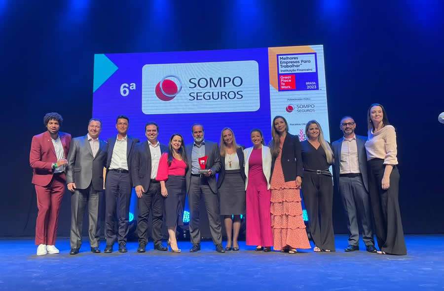 Equipe da Sompo Seguros no palco da premiação do Ranking Melhores Empresas Para Trabalhar GPTW – Instituição Financeira 2023