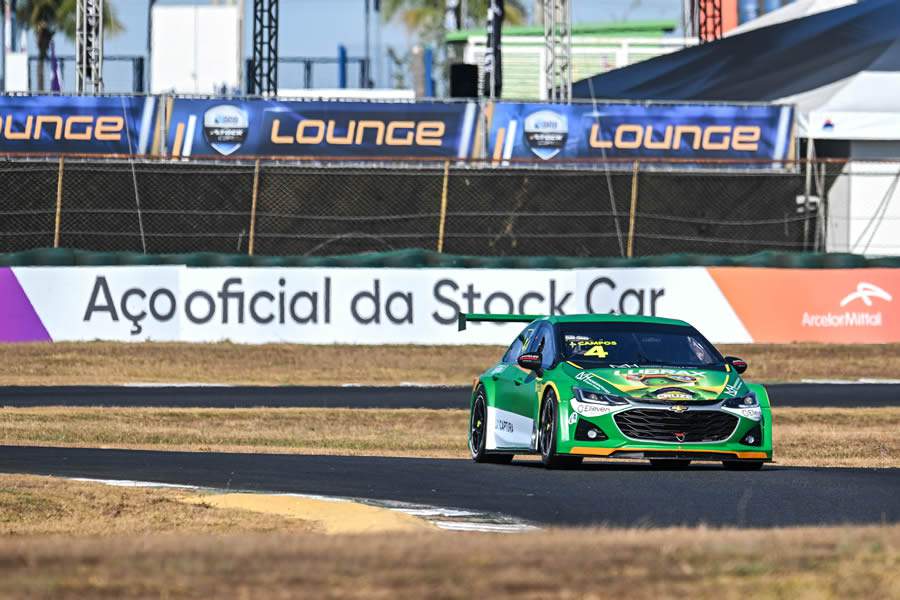 Julio Campos de volta à liderança: paranaense viveu jornada positiva em Goiânia (Duda Bairros/Stock Car)