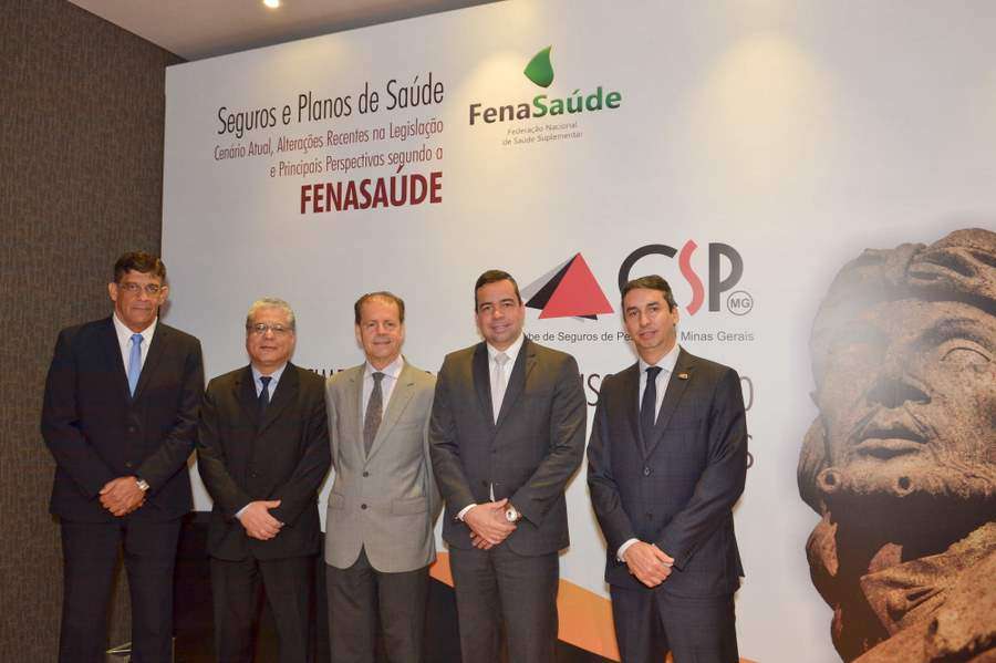 Mauricio Tadeu (diretor de Seguros do CSP-MG), João Paulo Mello (presidente), José Cechin (diretor executivo da FenaSaúde), Antônio Edmir Ribeiro (diretor Social) e Sergio Prates (vice-presidente)