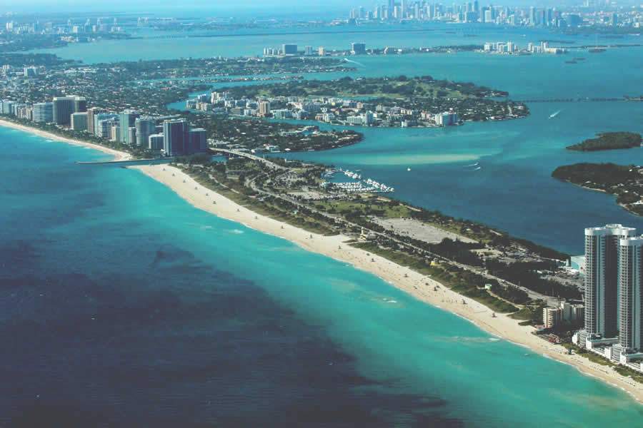 Vista aérea de Miami. Crédito da foto: Ashley Satanosky on Unsplash 