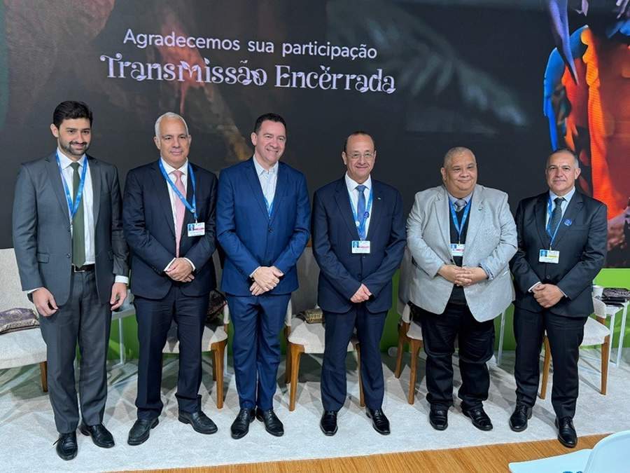 Da esq. para dir.: Vinicius Ladeira, diretor-executivo nacional interino do SEST SENAT; Pedro Iootty, assessor sênior da diretoria do BNDES; Dyogo Oliveira, presidente da CNseg; Vander Costa, presidente da Confederação Nacional do Transporte; Cloves Benevides, subsecretário de Sustentabilidade do Ministério dos Transportes; e Daniel Bertolini, diretor na Transportes Bertolini