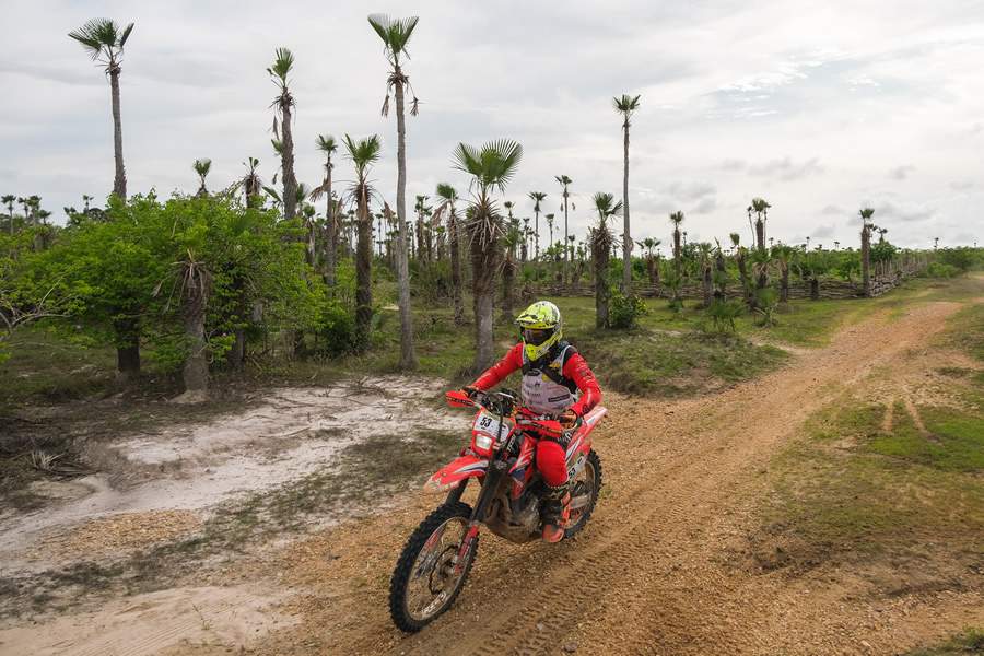 Tiago Wernersbach, da equipe Honda Racing, no segundo dia de disputas do Rally Cerapió 2022. Crédito: Vinícius Branca/Mundo Press