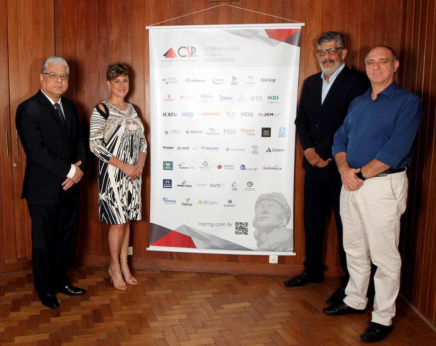 Foto 4300 – João Paulo Mello (presidente), Elaine Godinho (diretora Social), Maurício Tadeu Morais (diretor-Tesoureiro) e Rogério Gebin (vice-presidente)