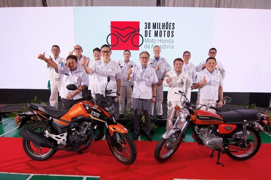 Cerimônia comemorativa na fábrica da Moto Honda, em Manaus (AM)