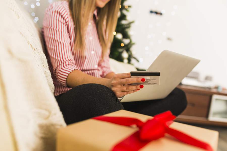 Como fazer compras de Natal de forma inteligente gastando pouco