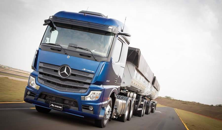 Mercedes-Benz inova e realiza demonstração virtual e presencial do Novo Actros para clientes