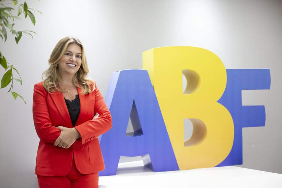 1 - Claudia Vobeto - Diretora de Capacitação da ABF e CEO da Majô Beauty Club