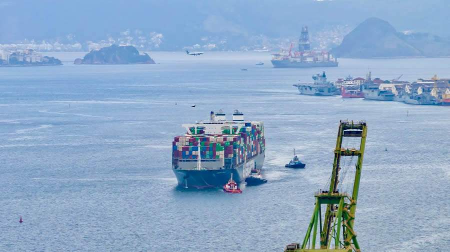 Fotos de manobra e atracação terminais de contêineres Porto do Rio - crédito para Nobrudrone