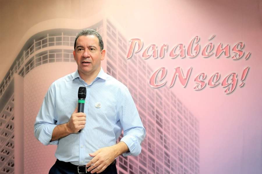 Presidente da CNseg, Dyogo Oliveira, durante evento interno da Confederação