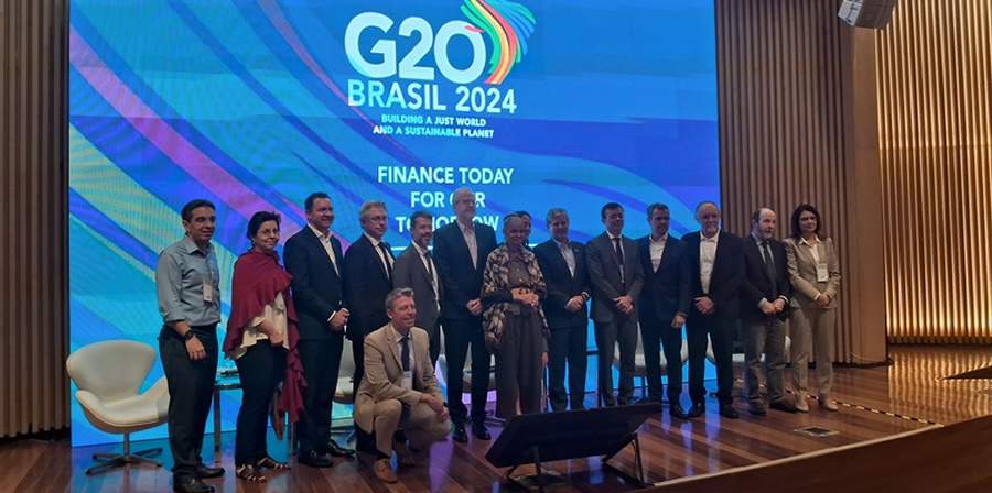 O presidente da CNseg, Dyogo Oliveira, a ministra do Meio Ambiente e Mudança do CLima, Marina Silva, entre os participantes do evento