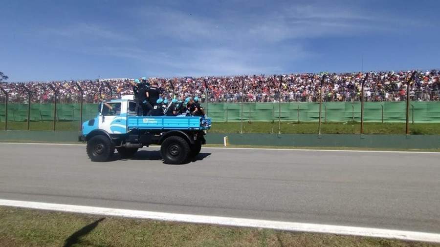 Porto distribui 70 mil bonés ao público presente no GP São Paulo de F1