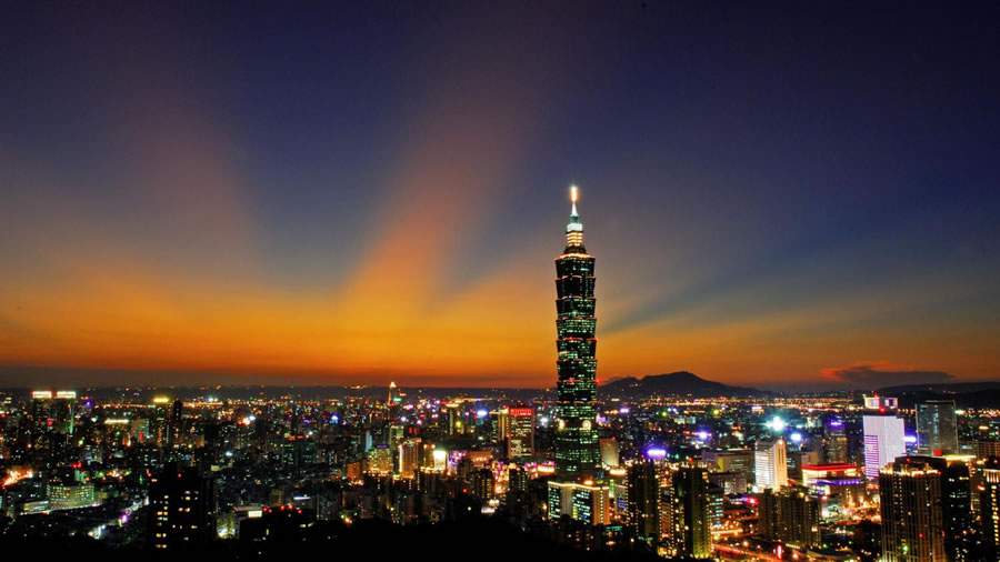 Vista noturna de Taipei (© Chen Su Jen)