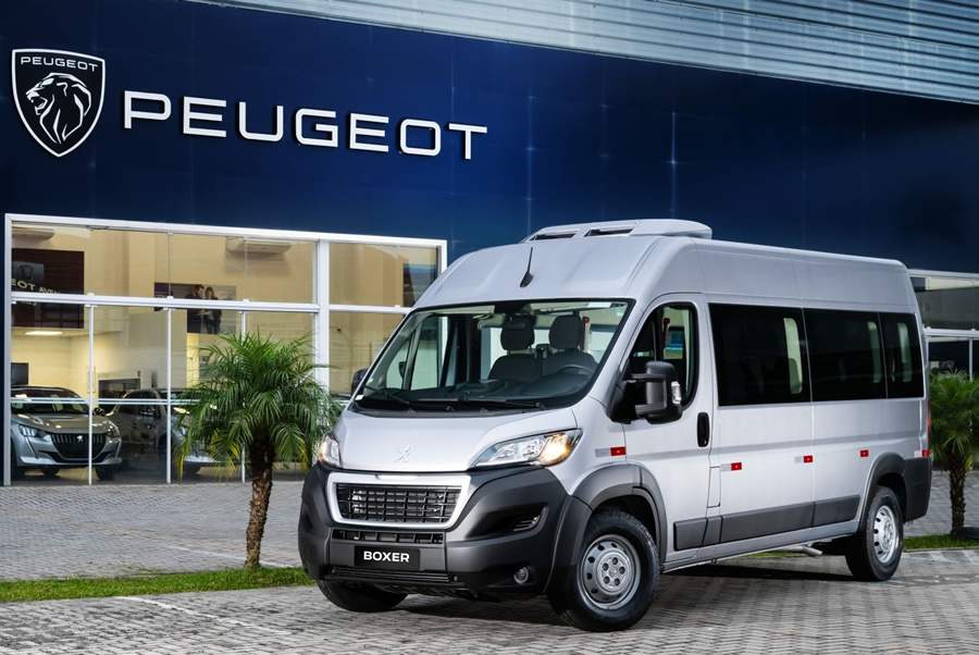 PEUGEOT apresenta todos os detalhes do novo utilitário Boxer Minibus e a conectividade do MyPeugeot PRO