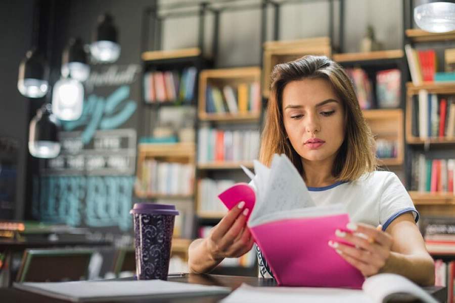 Provas do Enem acontecem nos dias 3 e 10 de novembro; rotina de estudos é fundamental para que estudantes tenham boas notas nas avaliações - Crédito das fotos Freepik