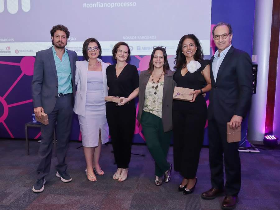 Da esquerda para direita: Lourenço Bustani, Veruska Galvão, Graziela Merlina, Patricia Ansarah, Iris Barbosa, Conselheira na ABRH-SP e Paulo Chapchap.