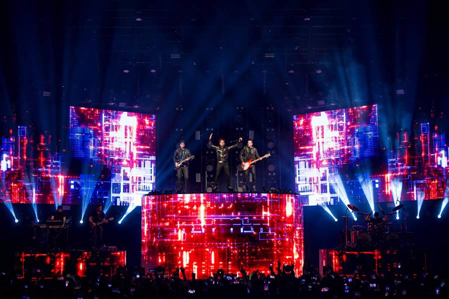 Banda durante tão aguardada apresentação de estreia na Vibra São Paulo