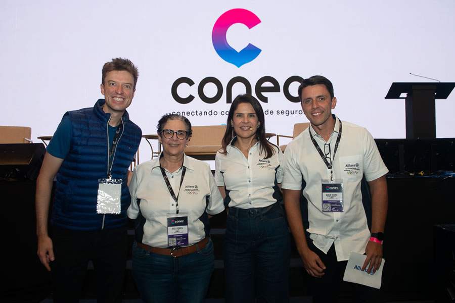 Arthur Igreja, Rosely Boer, Karine Barros e Marlon Teixeira durante o Conec. (Crédito: Ayumi Yamamoto)