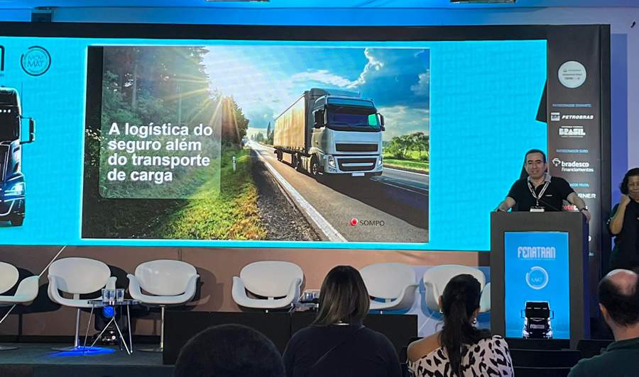 Adailton Dias, Diretor Executivo de Produtos e Resseguro da Sompo durante apresentação na FENATRAN