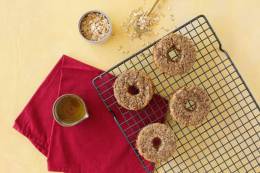 Receita: Donuts com aveia e calda de agave. Anote o passo a passo!